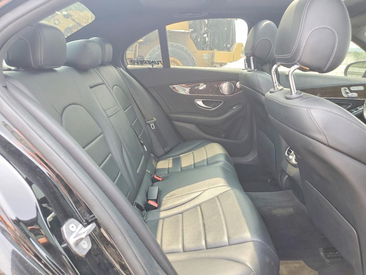 2017 Mercedes-Benz C 300 4Matic - zdjęcie 10