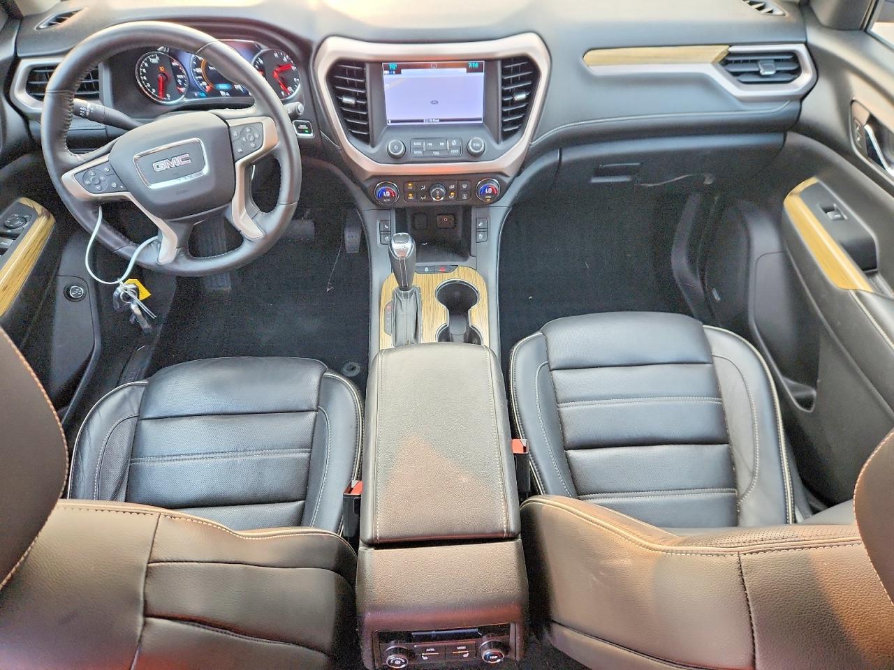 2017 GMC Acadia Denali - zdjęcie 8