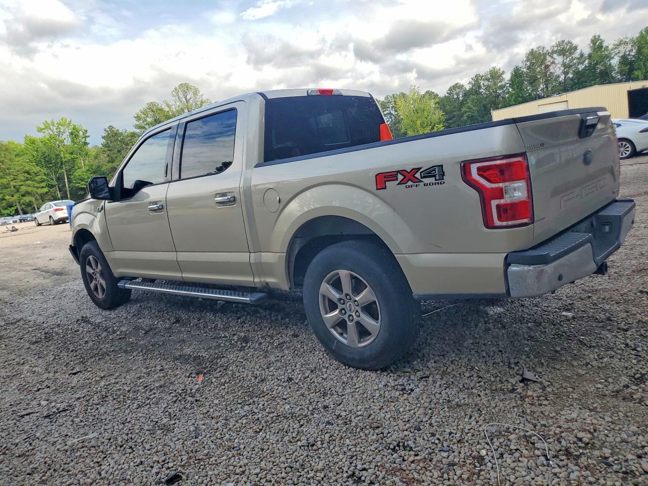 2018 Ford F150 Supercrew - zdjęcie 2