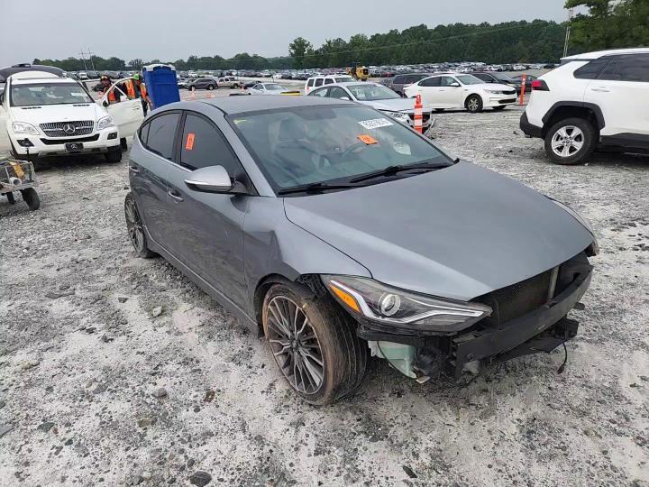2017 Hyundai Elantra Sport - zdjęcie 13