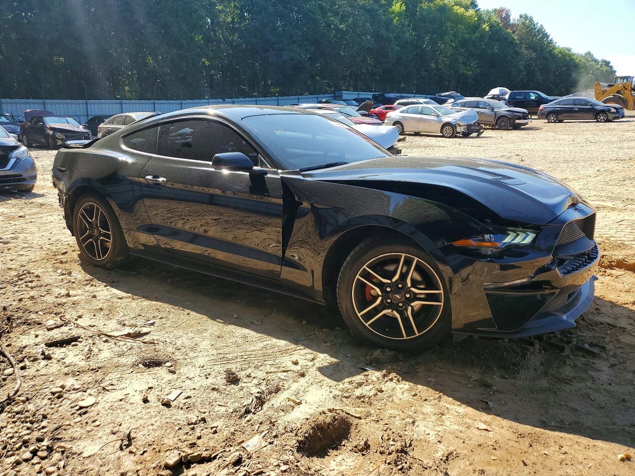 2020 Ford Mustang - zdjęcie 4