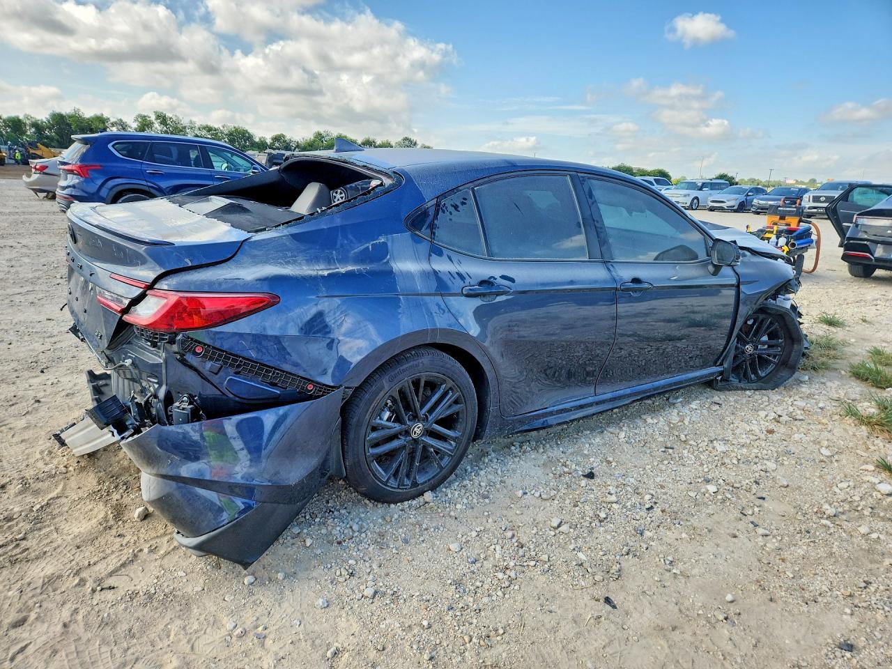 2026 Toyota Camry Se - zdjęcie 3