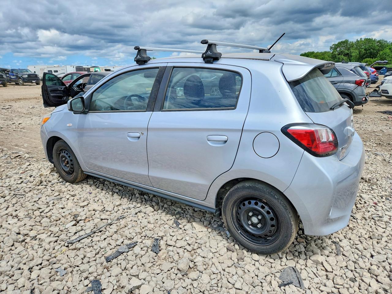 2021 Mitsubishi Mirage Es - zdjęcie 2