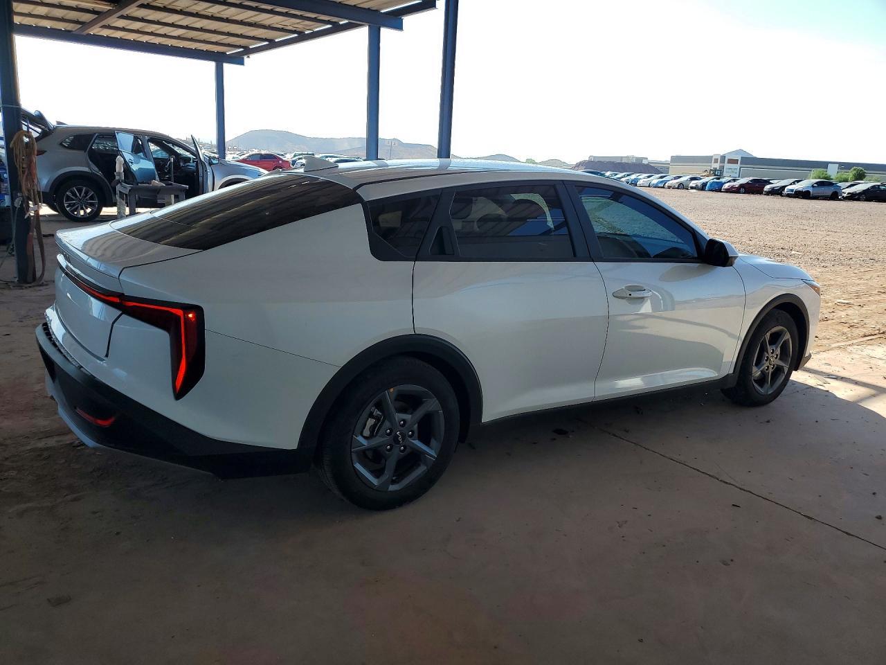 2025 Kia K4 Lxs - zdjęcie 3