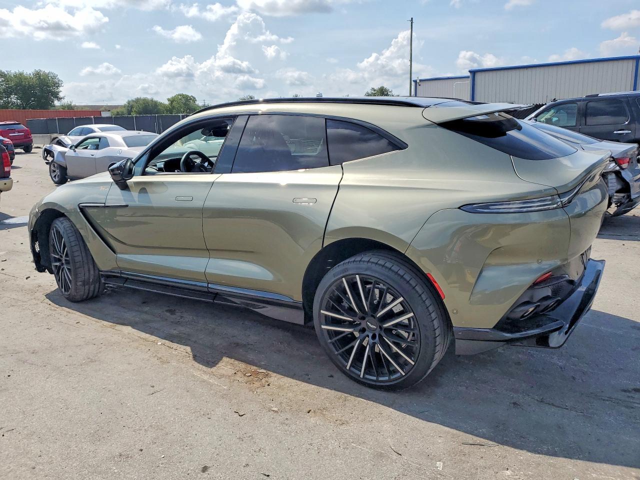 2025 Aston Martin Dbx 707 - zdjęcie 2