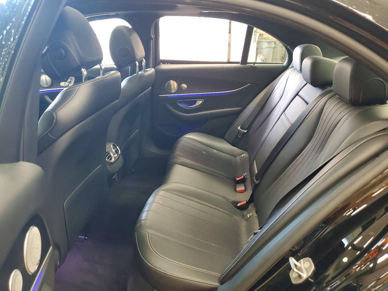 2017 Mercedes-Benz E 300 4Matic - zdjęcie 10