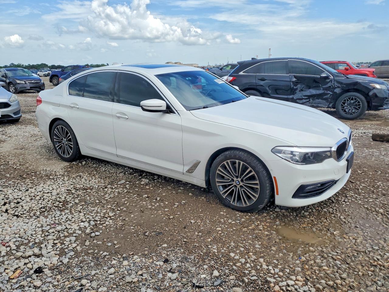 2017 BMW 530 I - zdjęcie 4
