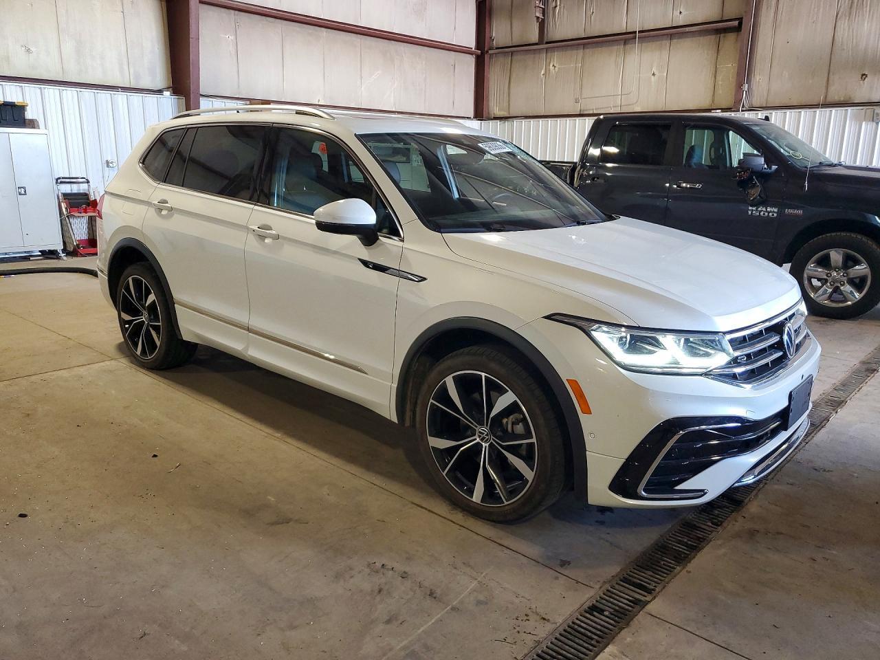 2023 Volkswagen Tiguan Sel R-Line Black - zdjęcie 4