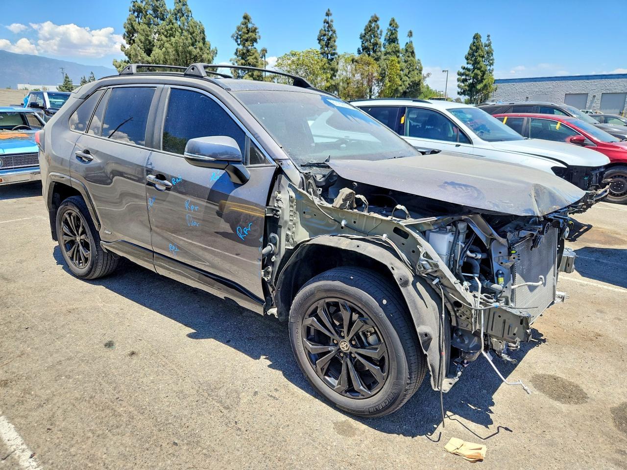 2022 Toyota Rav4 Se - zdjęcie 4