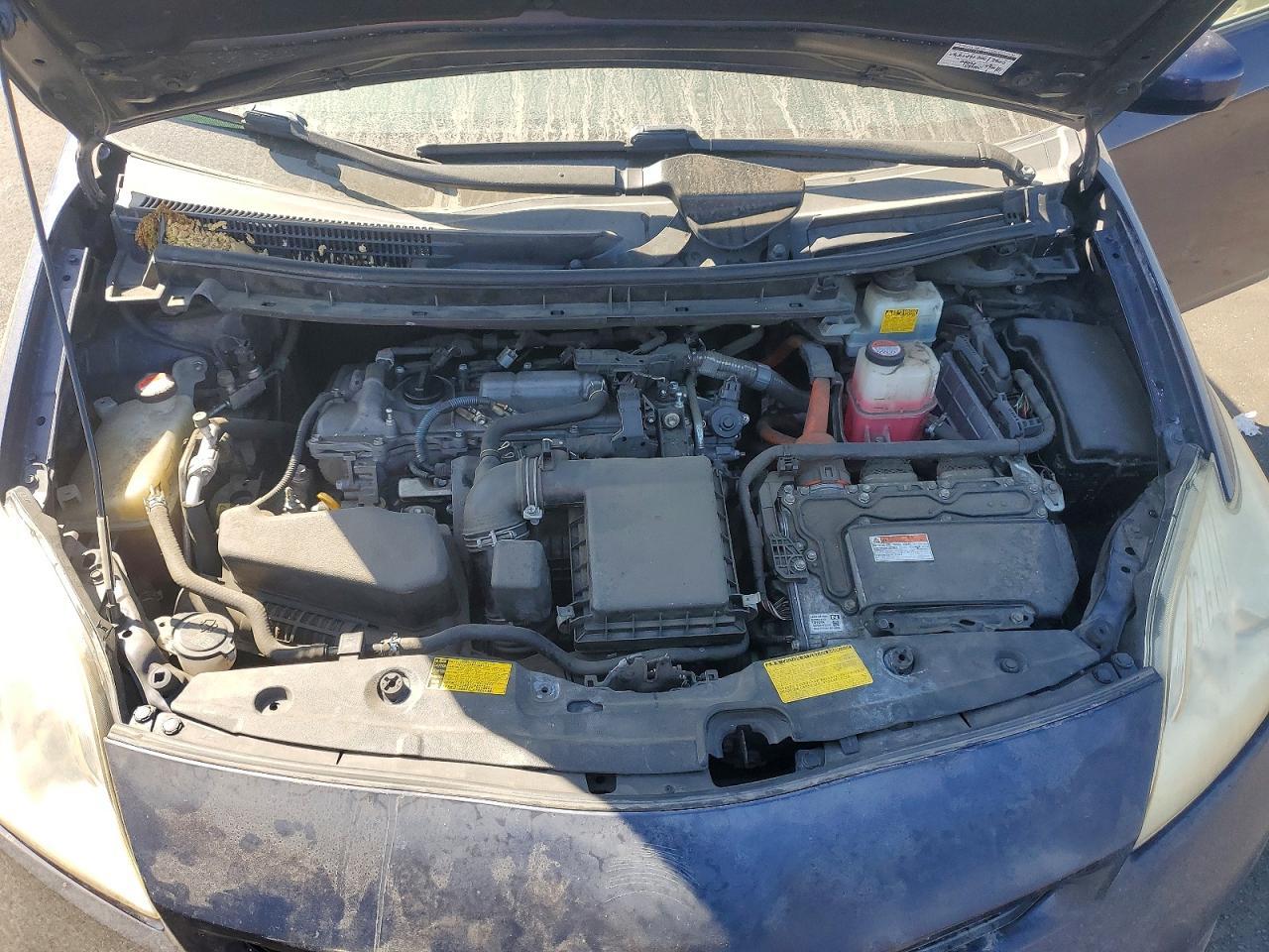 2014 Toyota Prius Three - zdjęcie 11