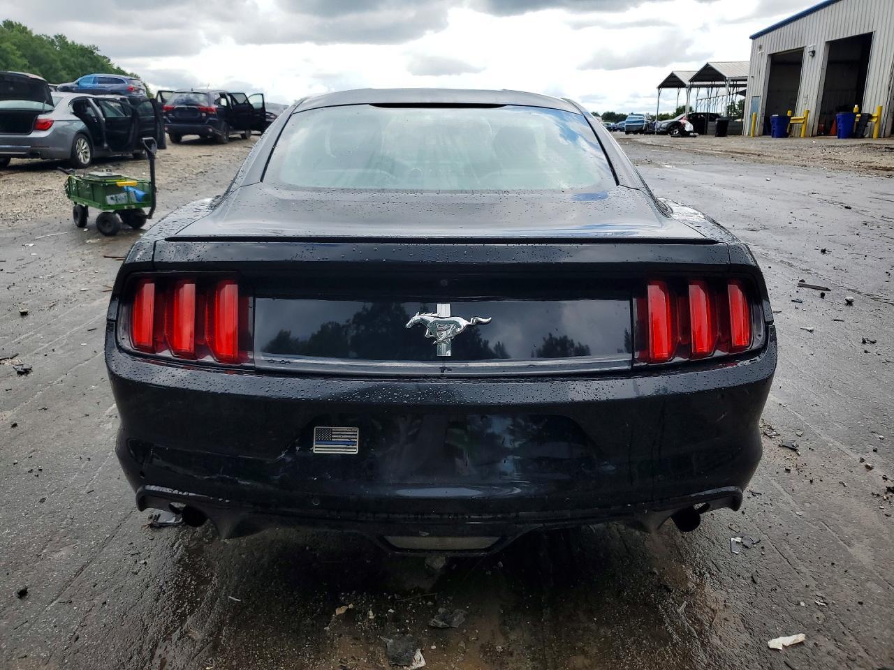 2016 Ford Mustang - zdjęcie 6
