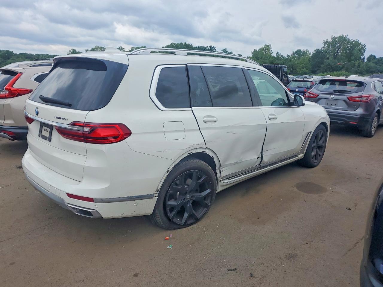 2022 BMW X7 xDrive40I - zdjęcie 3