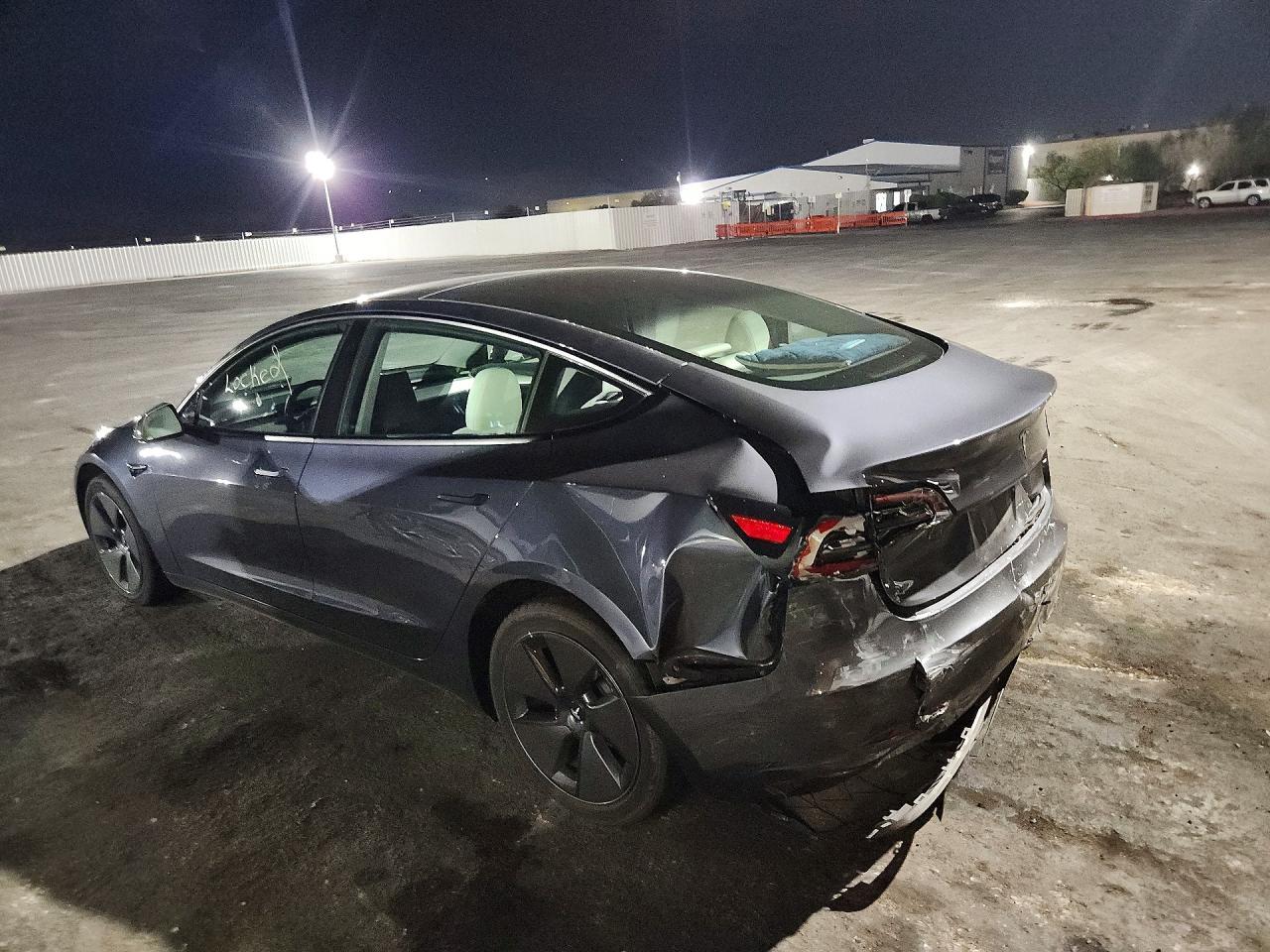 2023 Tesla Model 3 - zdjęcie 2