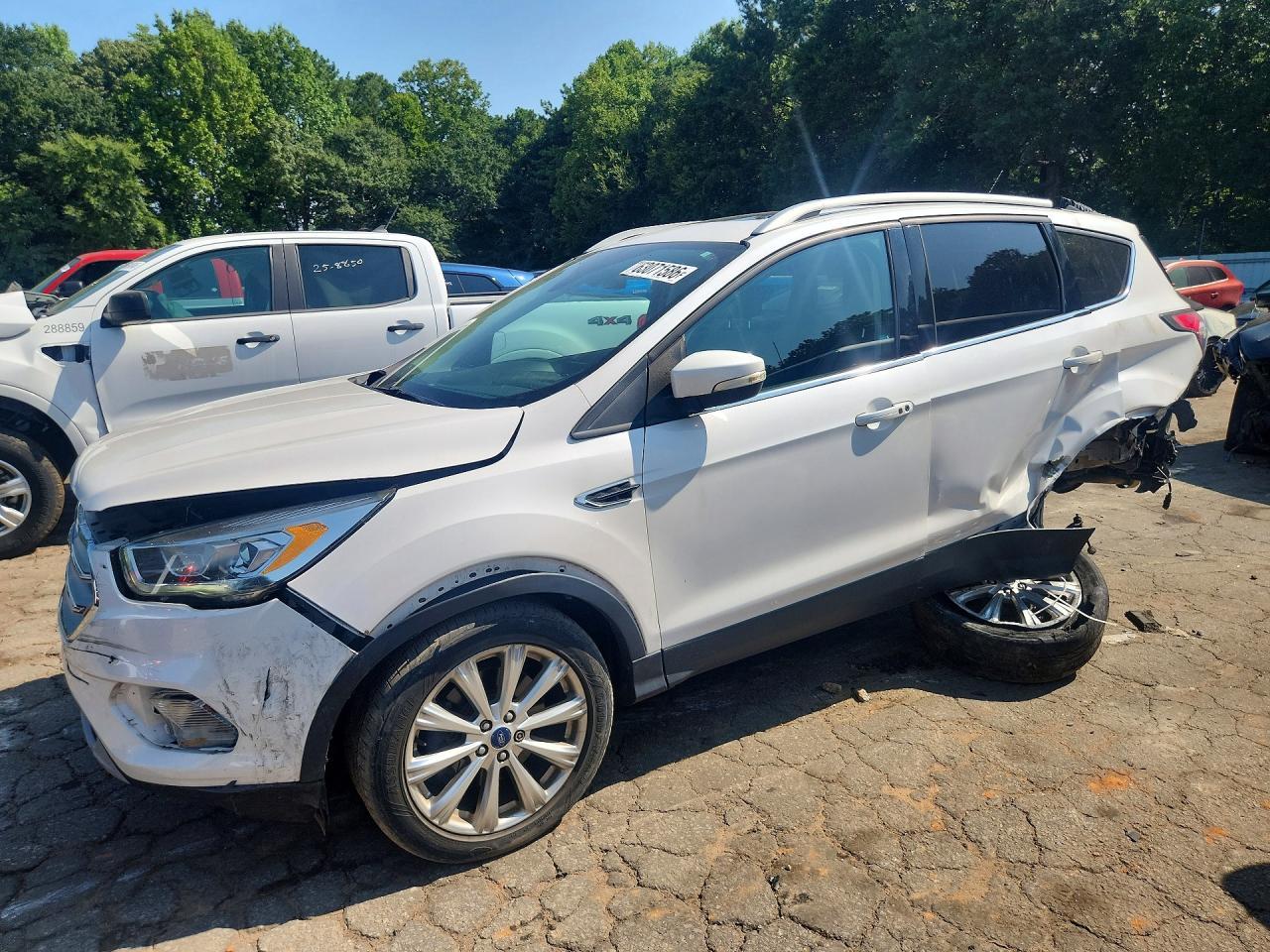 2017 Ford Escape Titanium - zdjęcie główne
