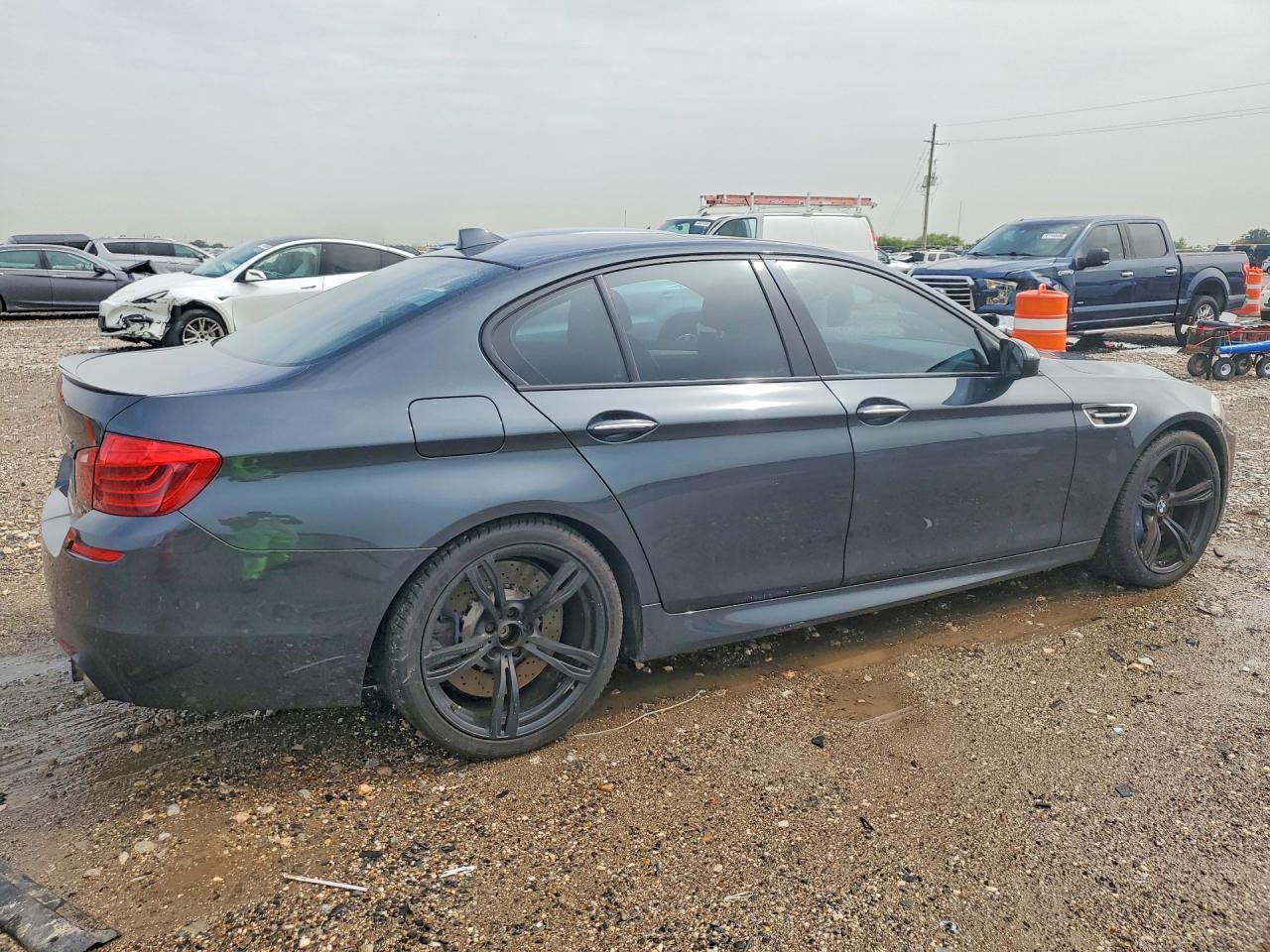 2016 BMW M5 - zdjęcie 3