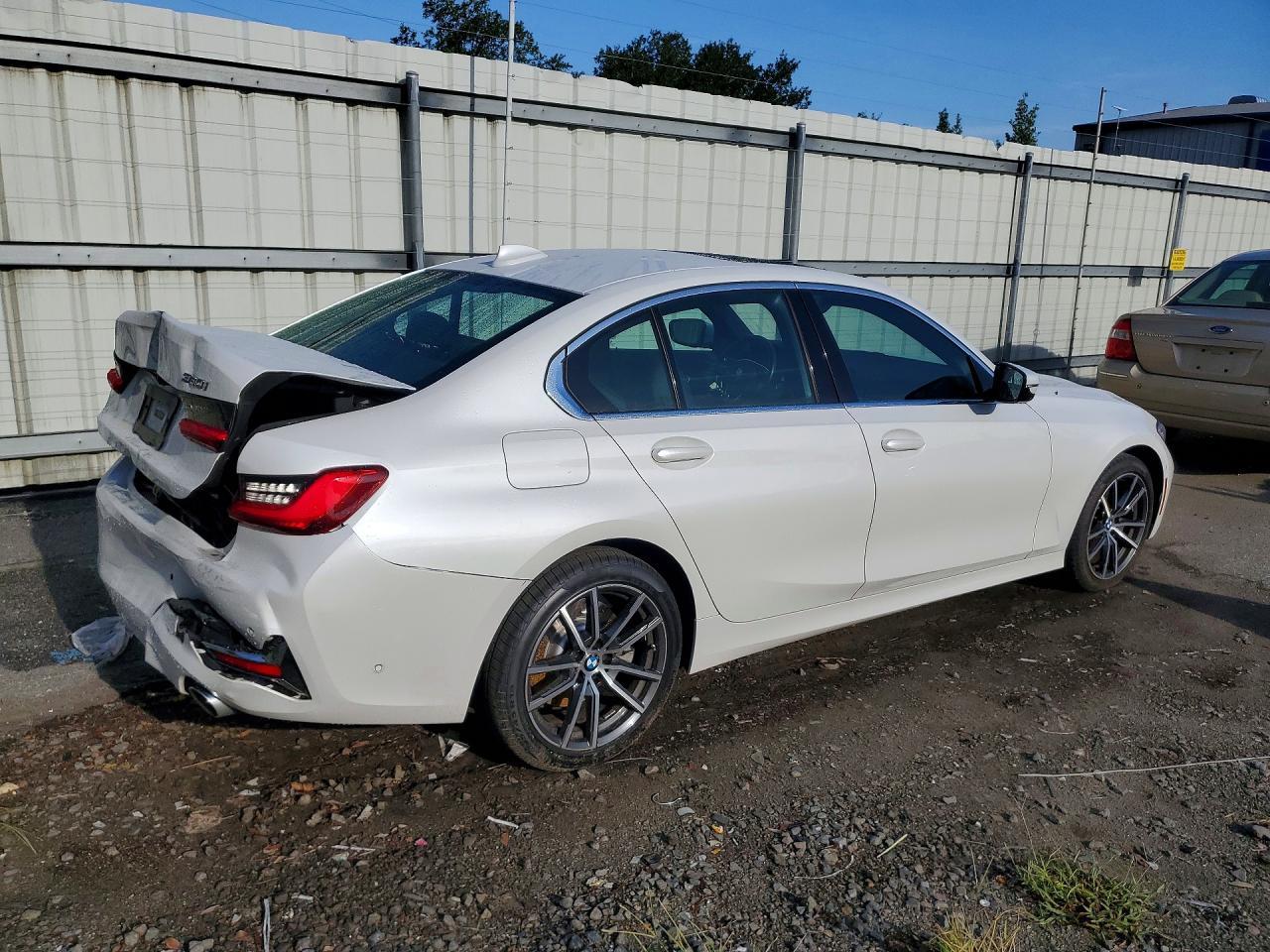 2020 BMW 330I - zdjęcie 3