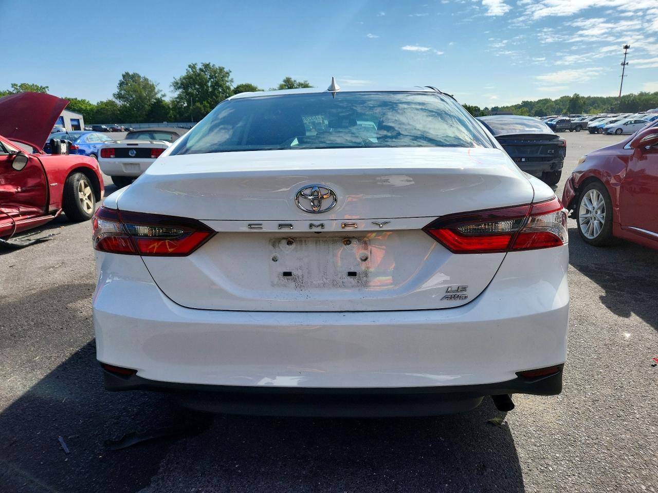 2023 Toyota Camry Le - zdjęcie 6