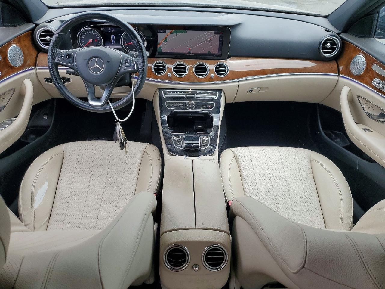2018 Mercedes-Benz E 300 - zdjęcie 8