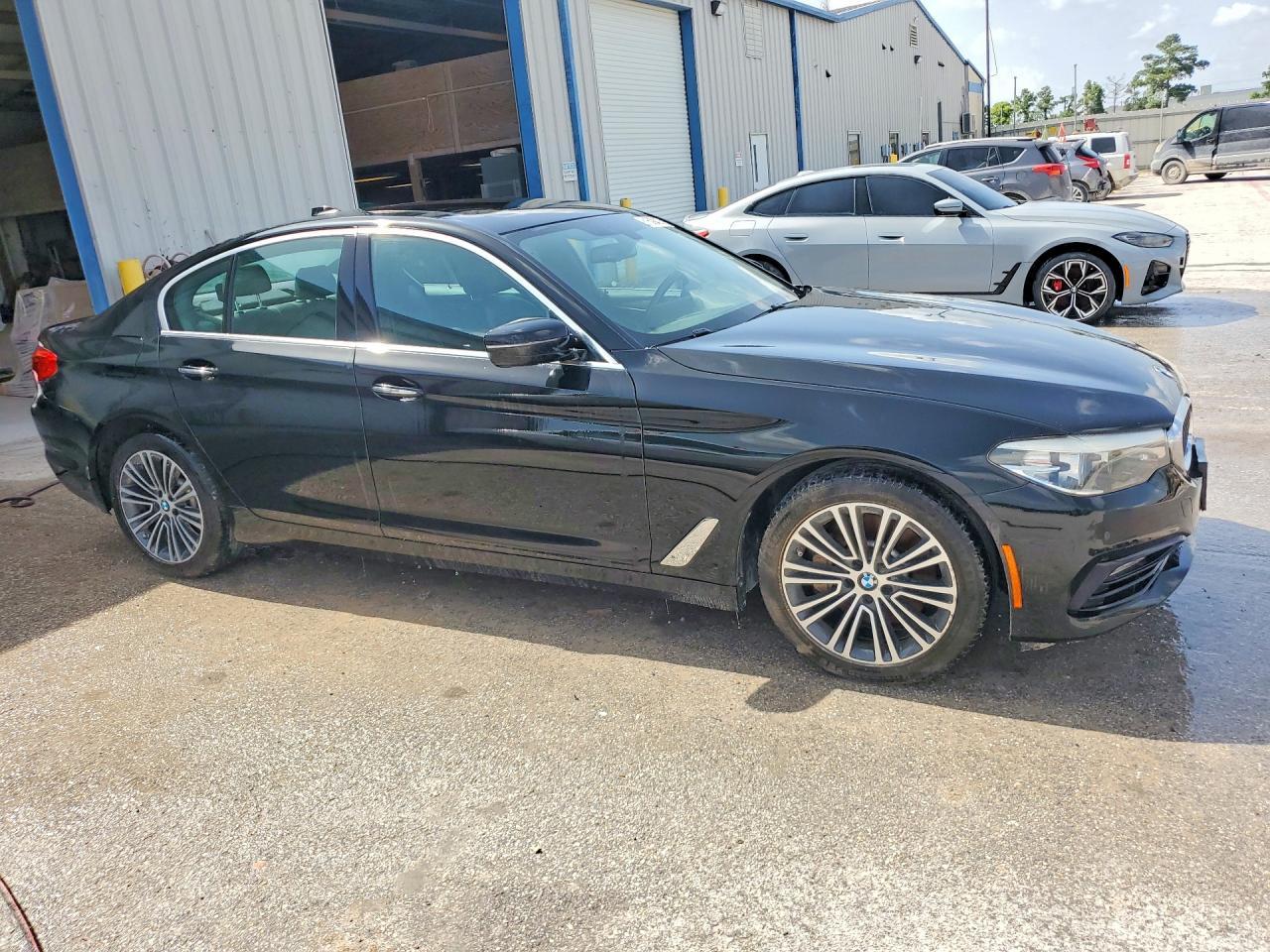 2017 BMW 530 I - zdjęcie 4