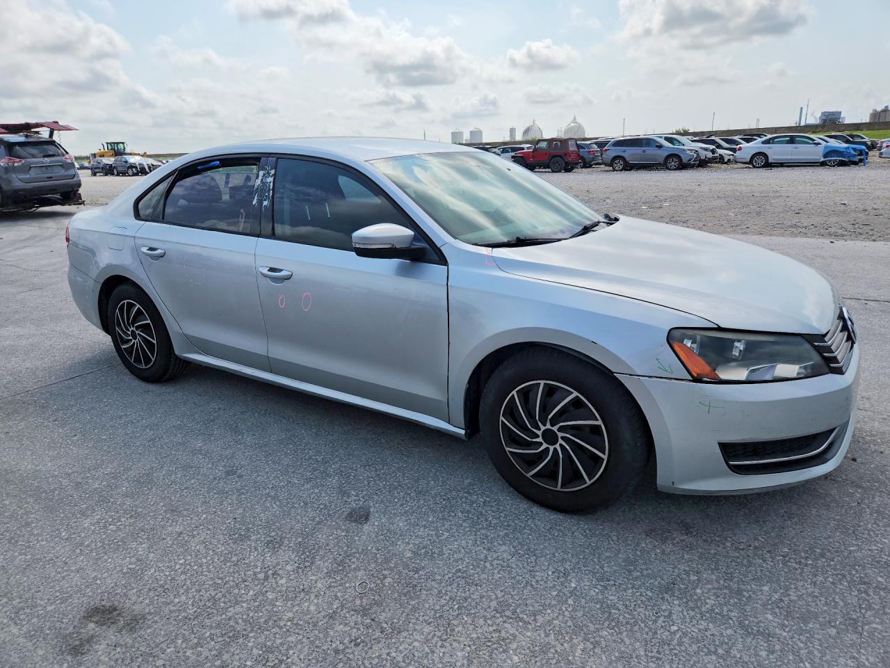 2014 Volkswagen Passat S - zdjęcie 4