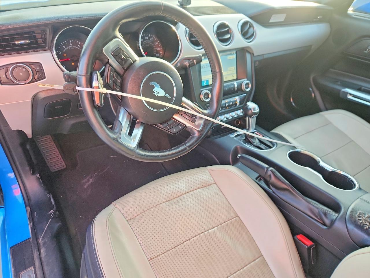 2017 Ford Mustang - zdjęcie 8