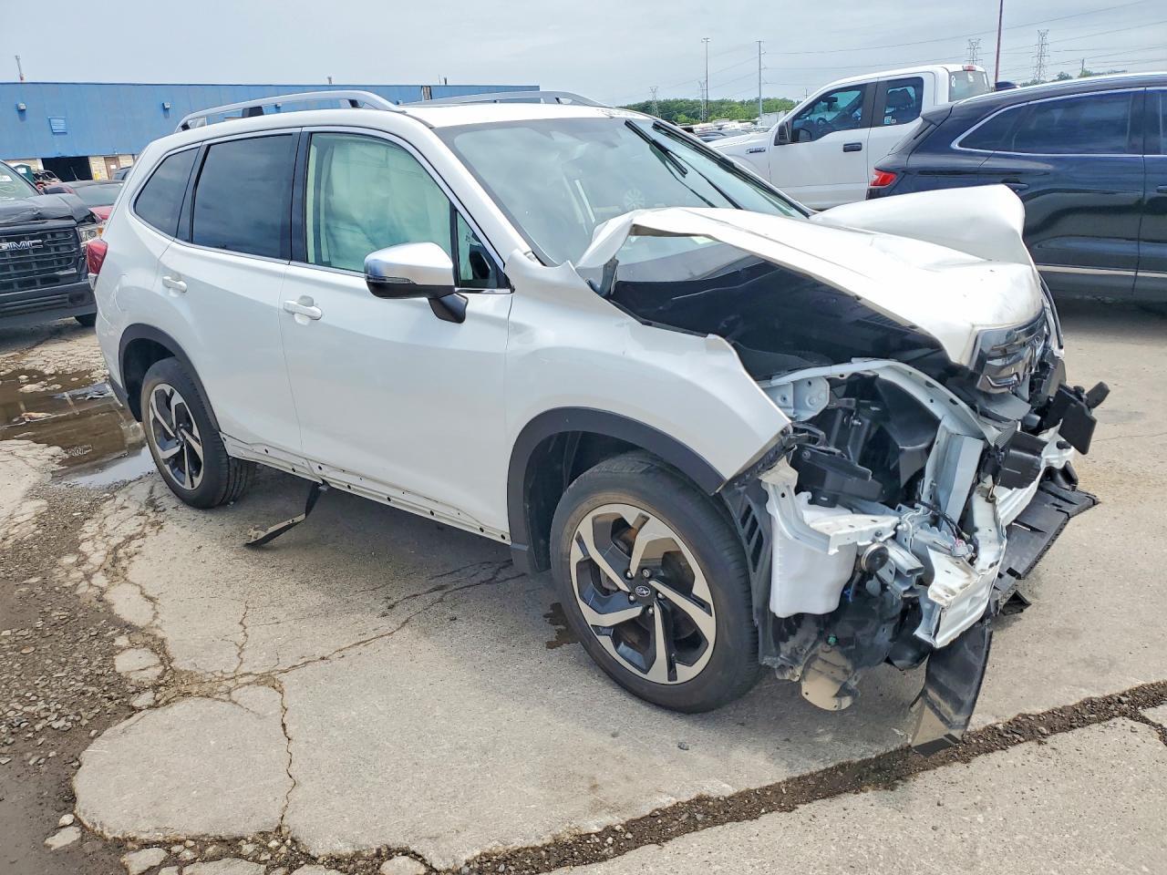 2024 Subaru Forester Touring - zdjęcie 4