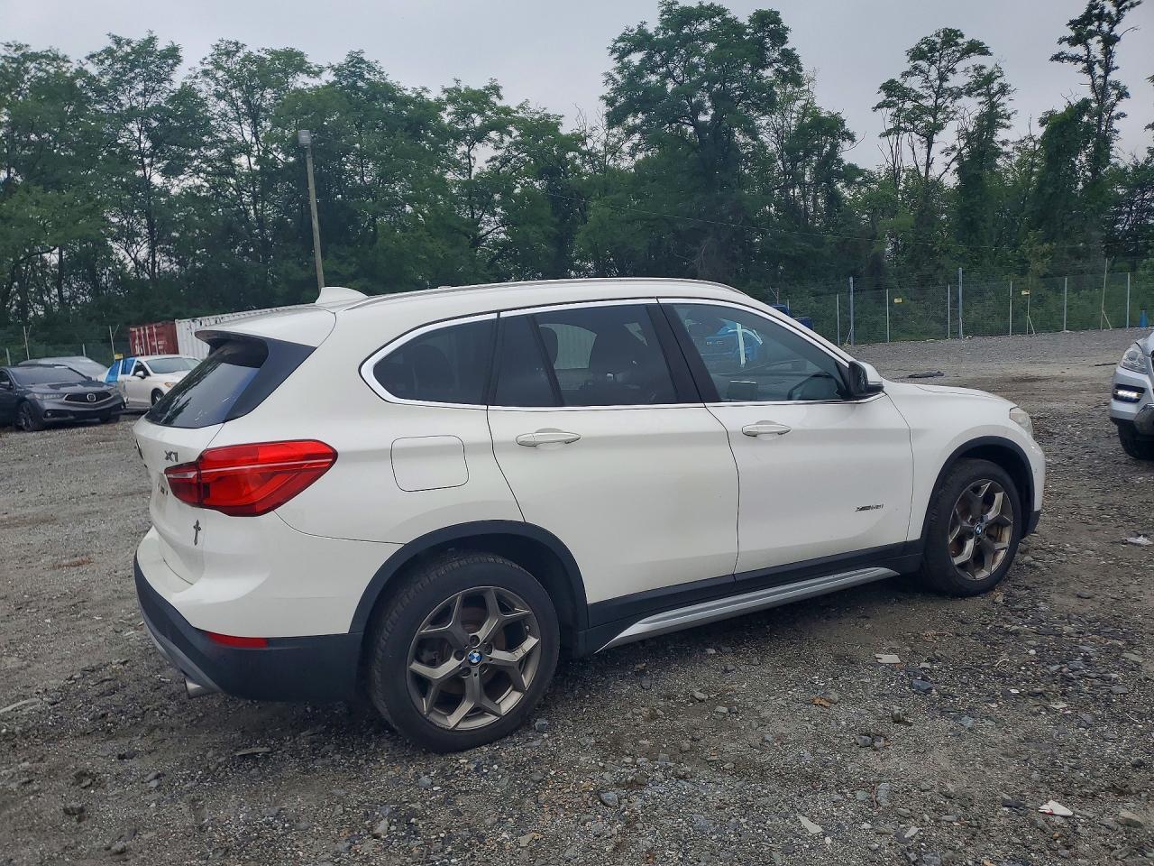 2016 BMW X1 xDrive28I - zdjęcie 3