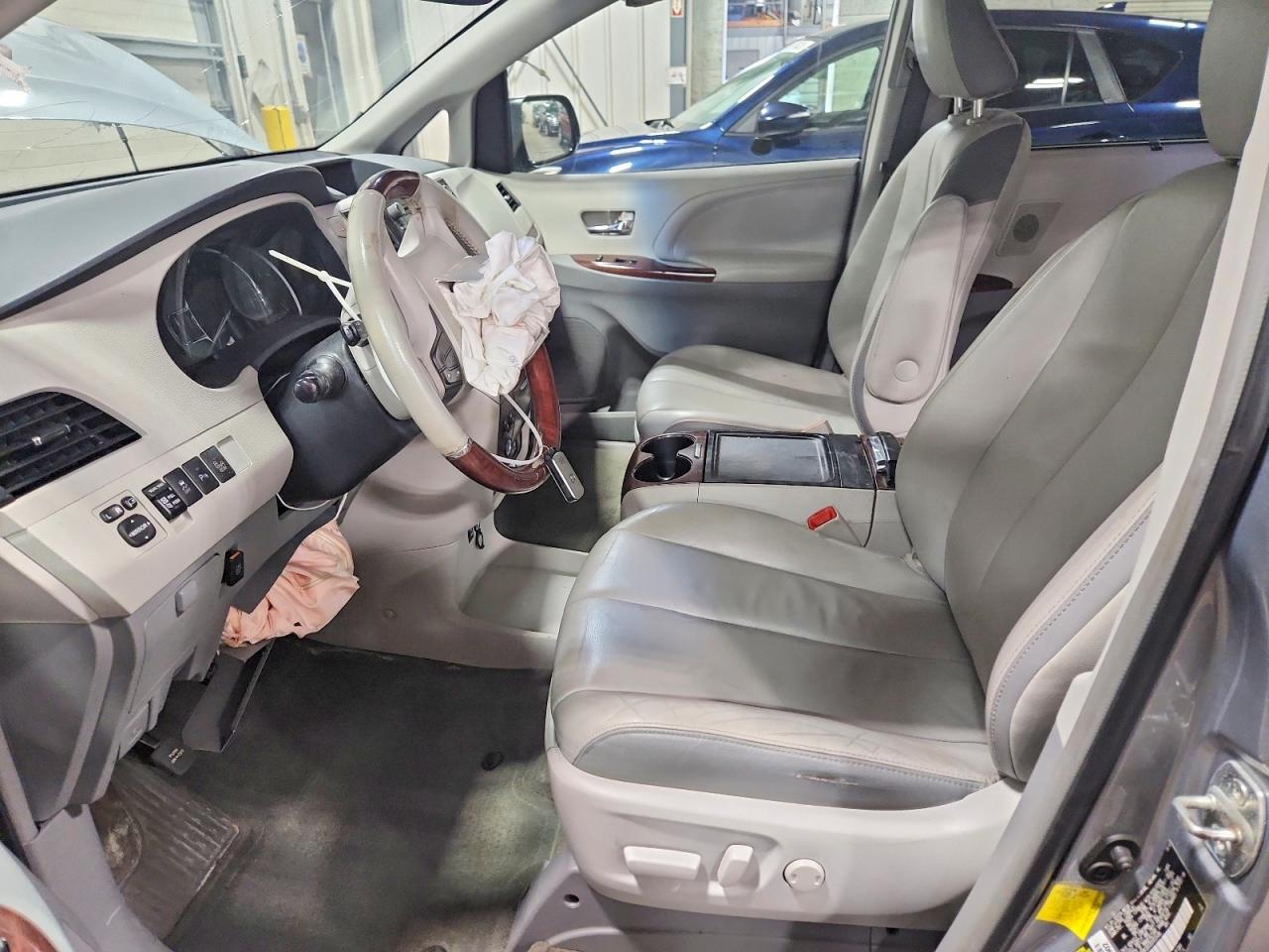2013 Toyota Sienna Limited 7-Passenger - zdjęcie 7