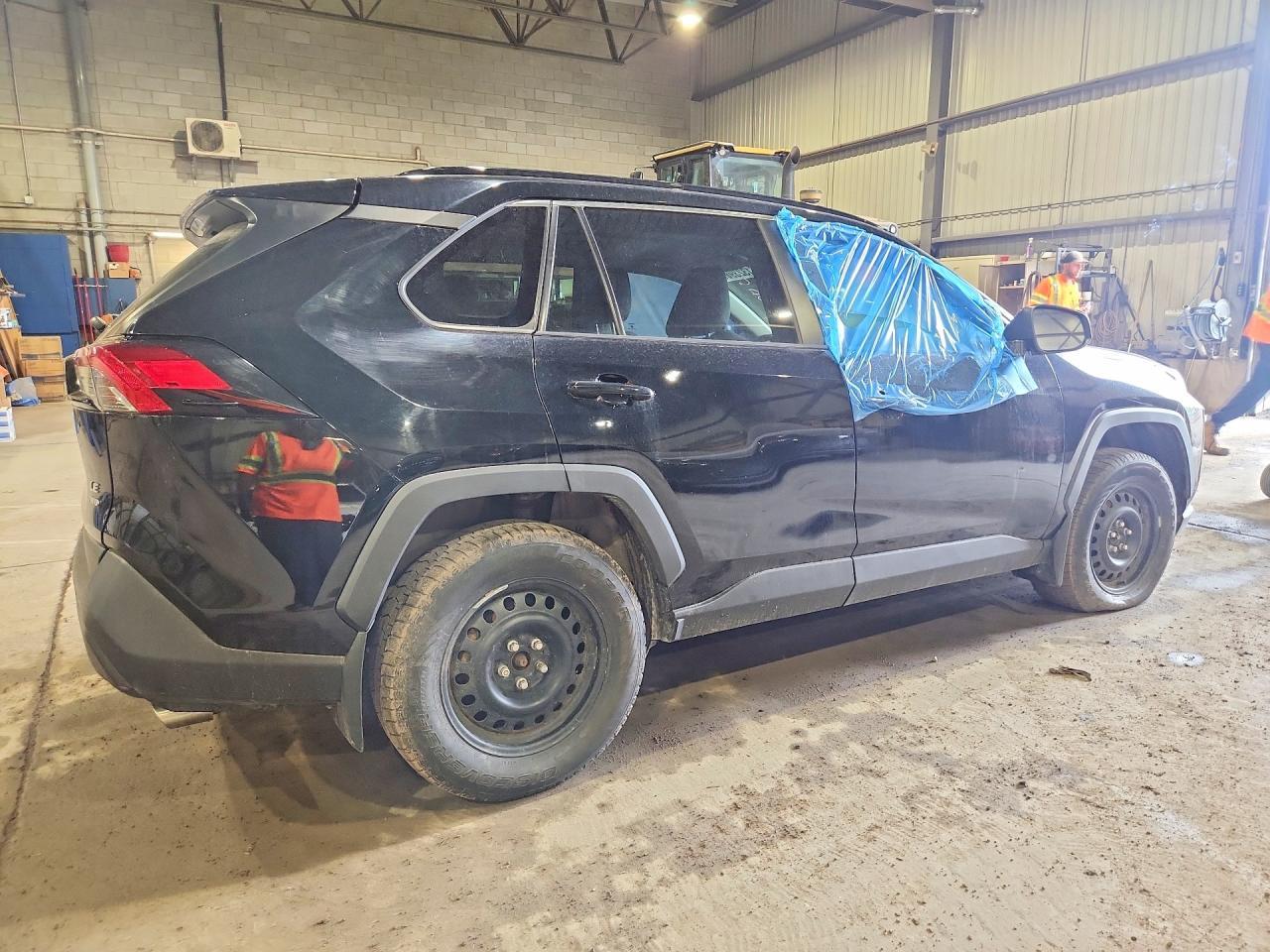 2019 Toyota Rav4 Le - zdjęcie 3