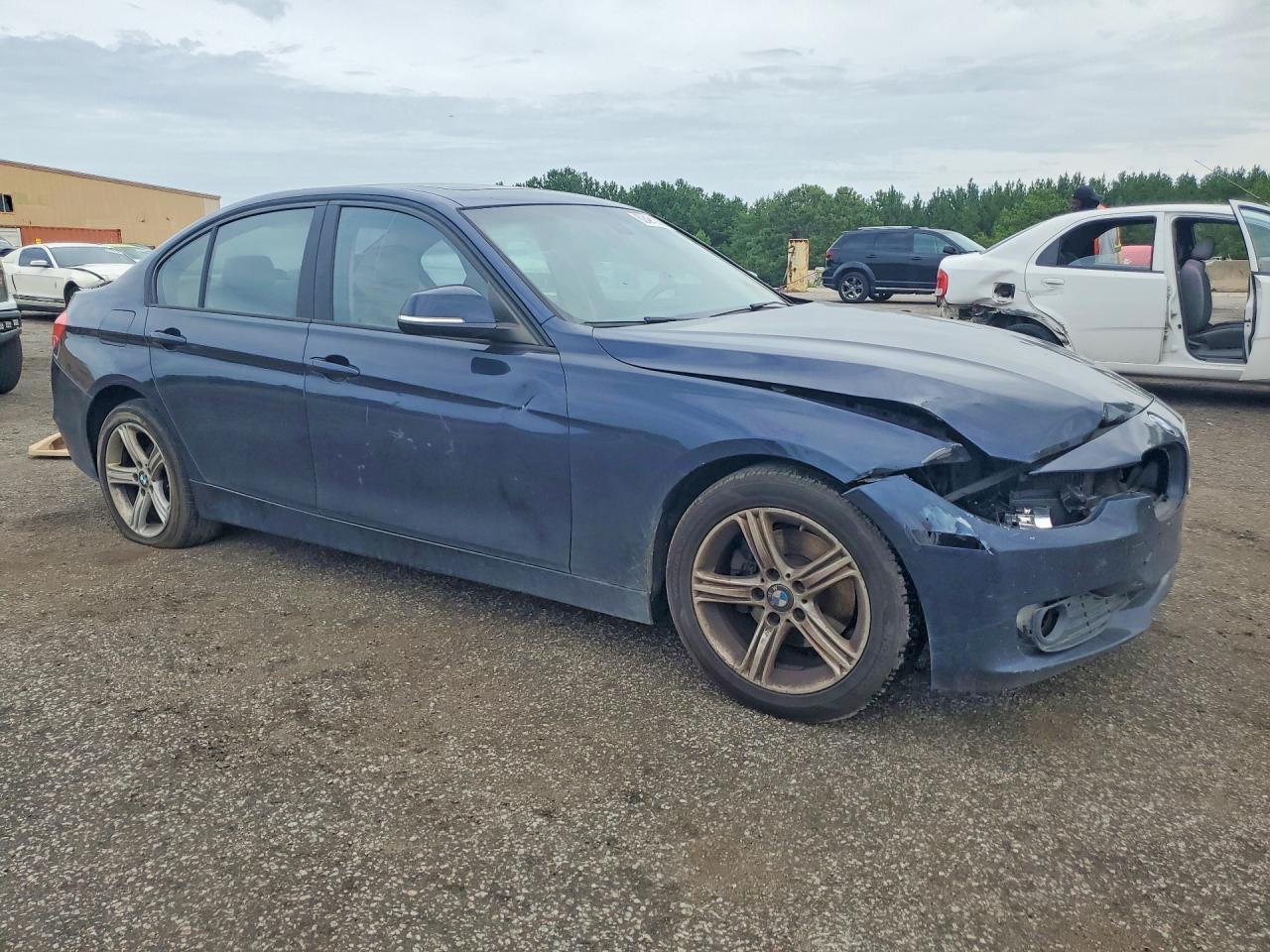 2014 BMW 320 I - zdjęcie 4