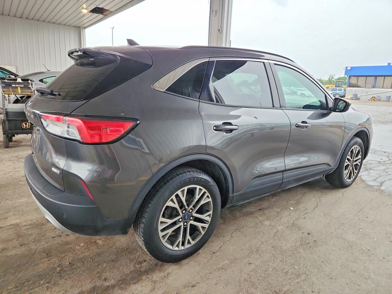 2020 Ford Escape Sel - zdjęcie 3