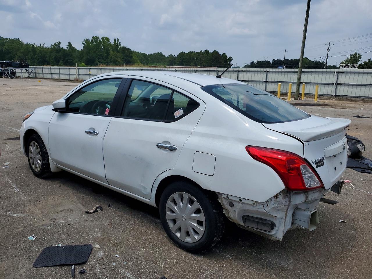 2019 Nissan Versa Sv - zdjęcie 2