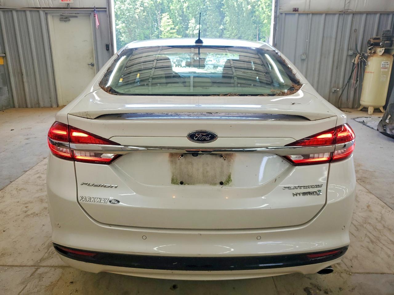 2017 Ford Fusion Titanium Hev - zdjęcie 6