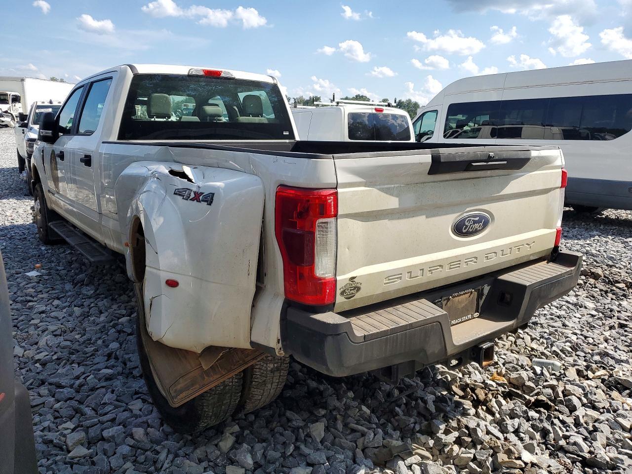 2019 Ford F350 Super Duty - zdjęcie 2