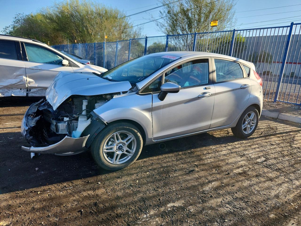2017 Ford Fiesta Se - zdjęcie główne