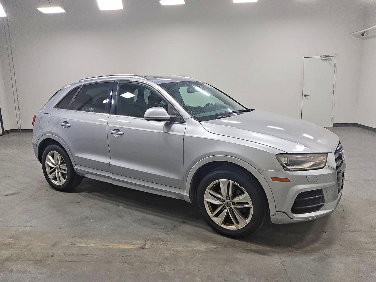 2016 Audi Q3 Premium Plus - zdjęcie 4