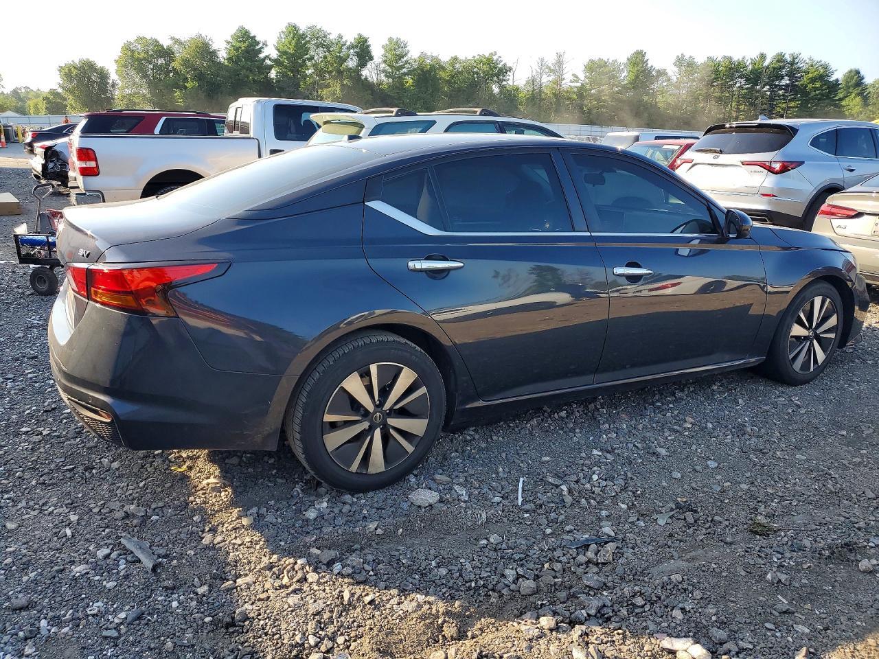 2021 Nissan Altima Sv - zdjęcie 3