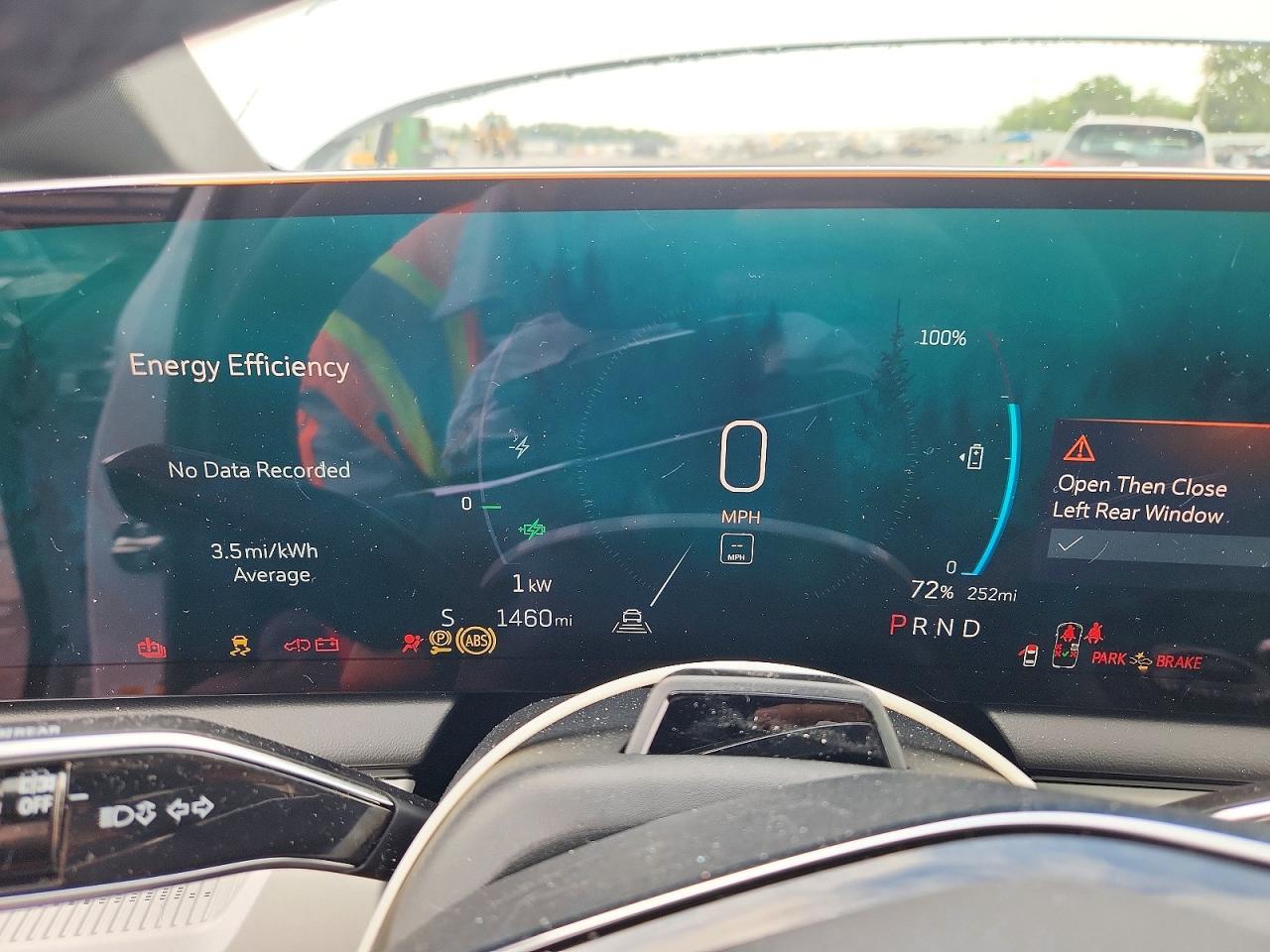 2026 Cadillac Optiq Luxury - zdjęcie 9