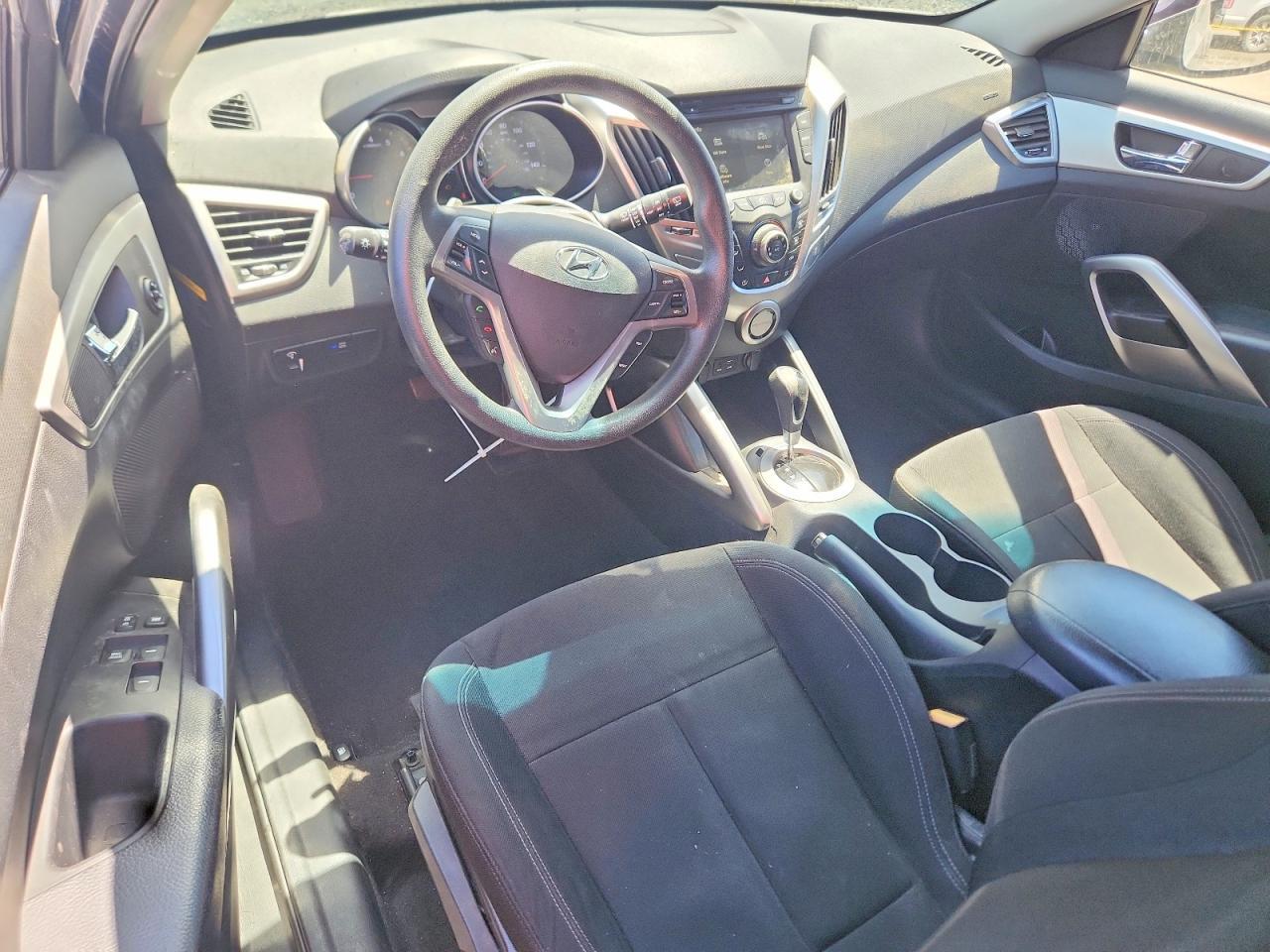 2016 Hyundai Veloster Base - zdjęcie 8