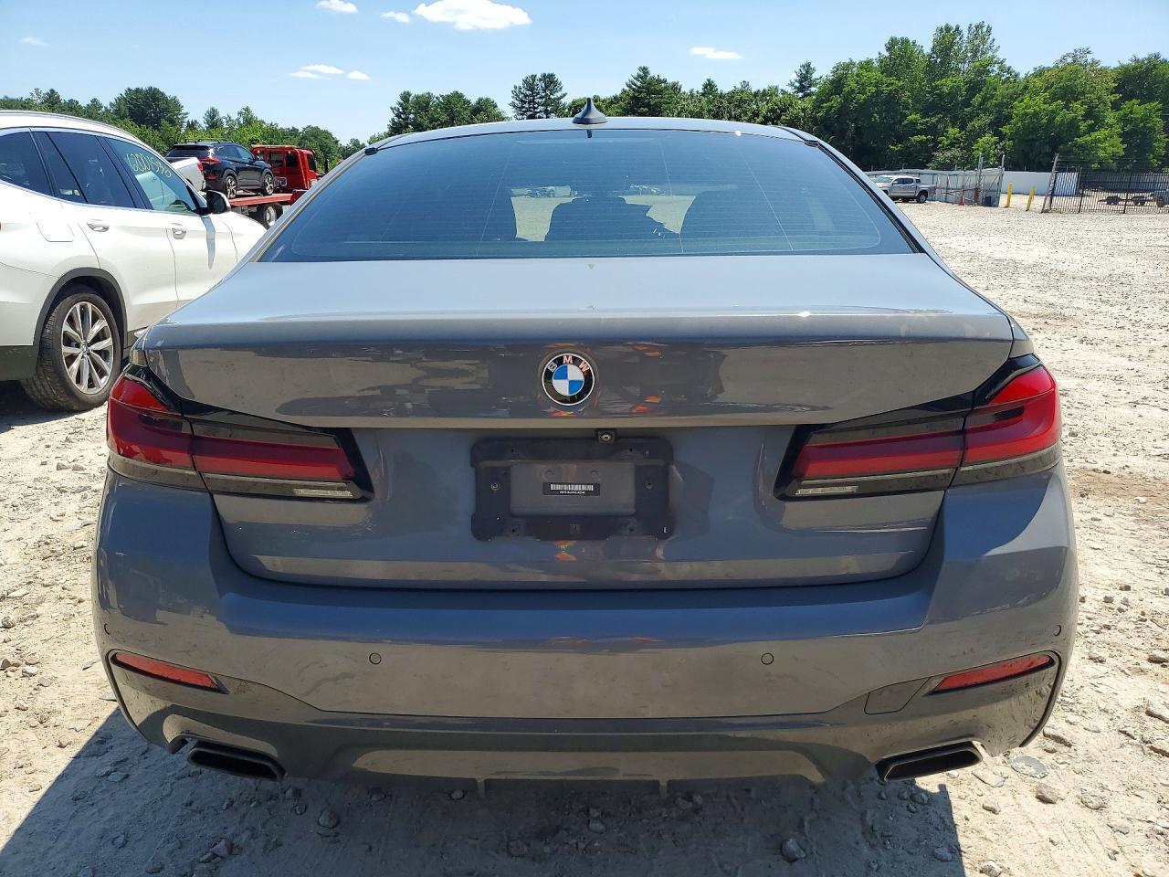 2022 BMW Seria 5 530i - zdjęcie 6