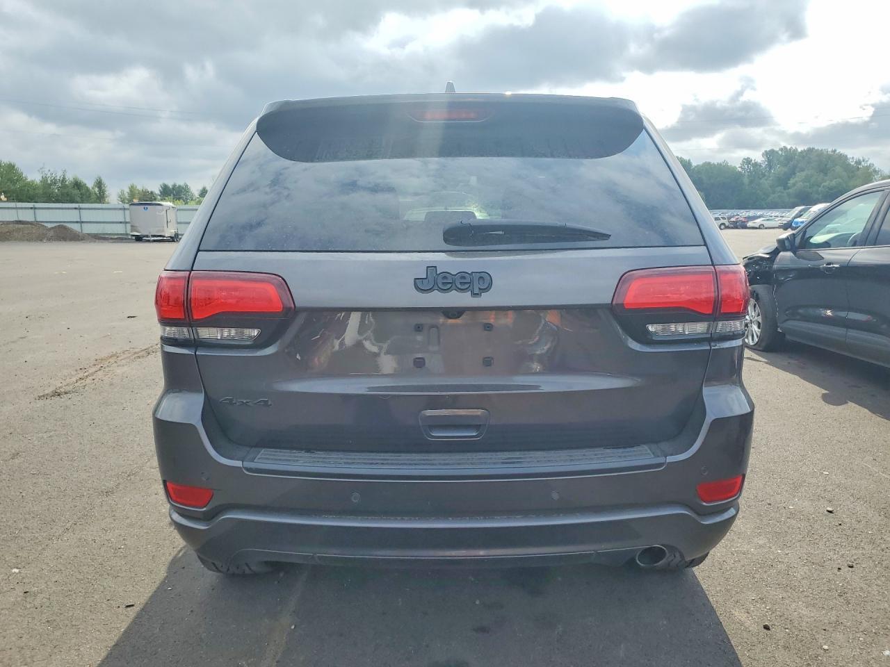 2020 Jeep Grand Cherokee Laredo - zdjęcie 6