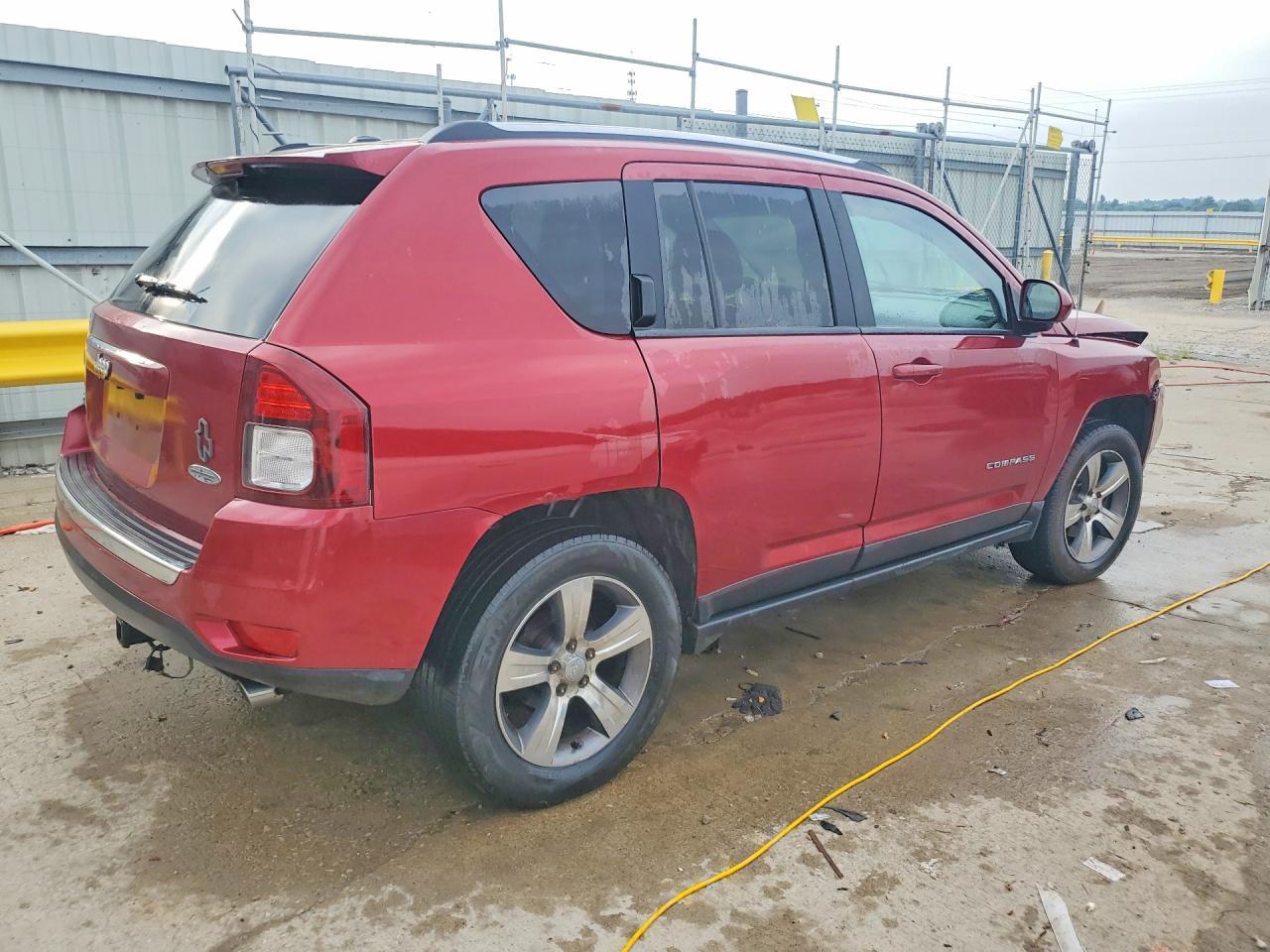 2016 Jeep Compass Latitude - zdjęcie 3