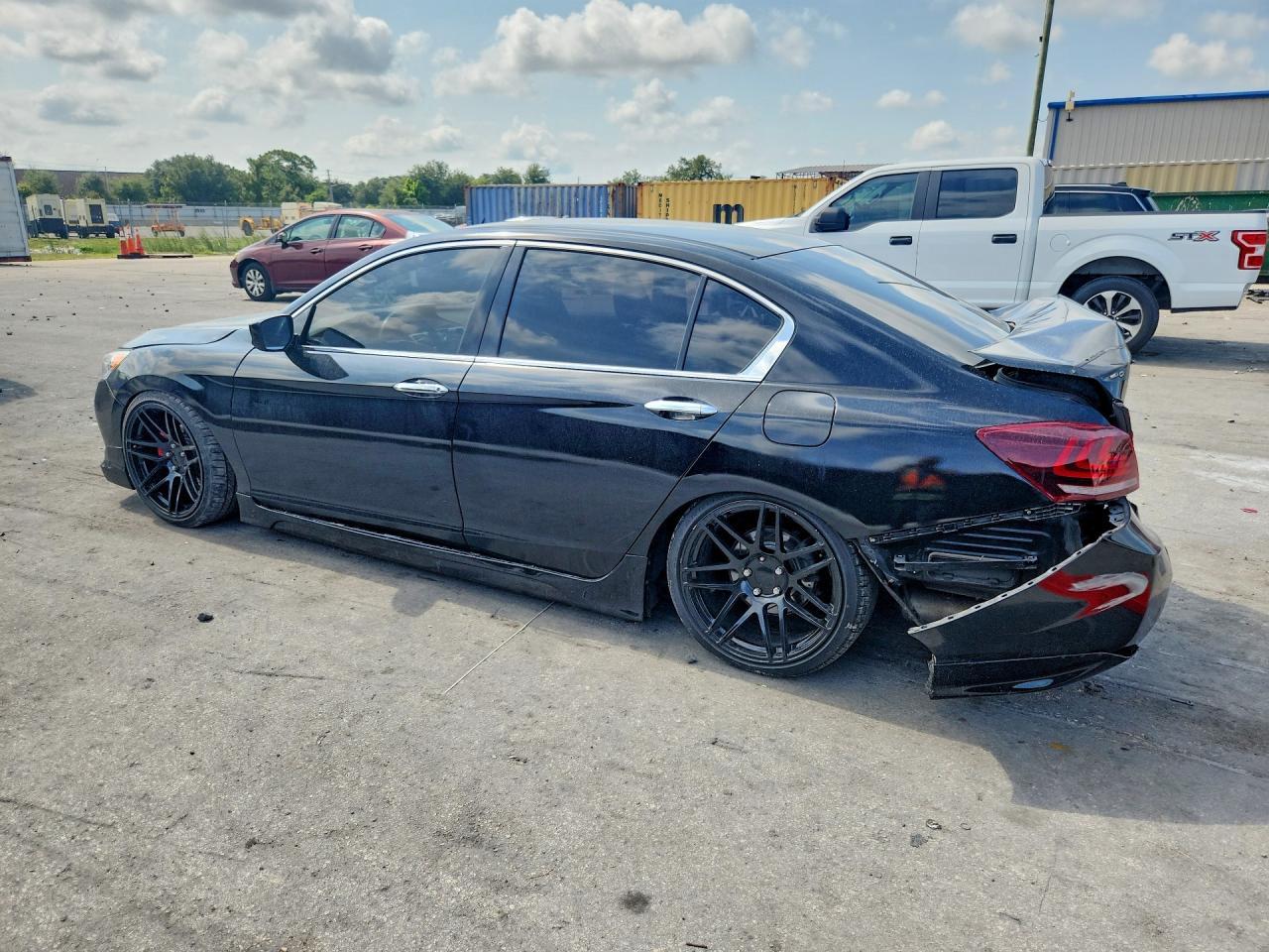 Honda Accord - zdjęcie 2