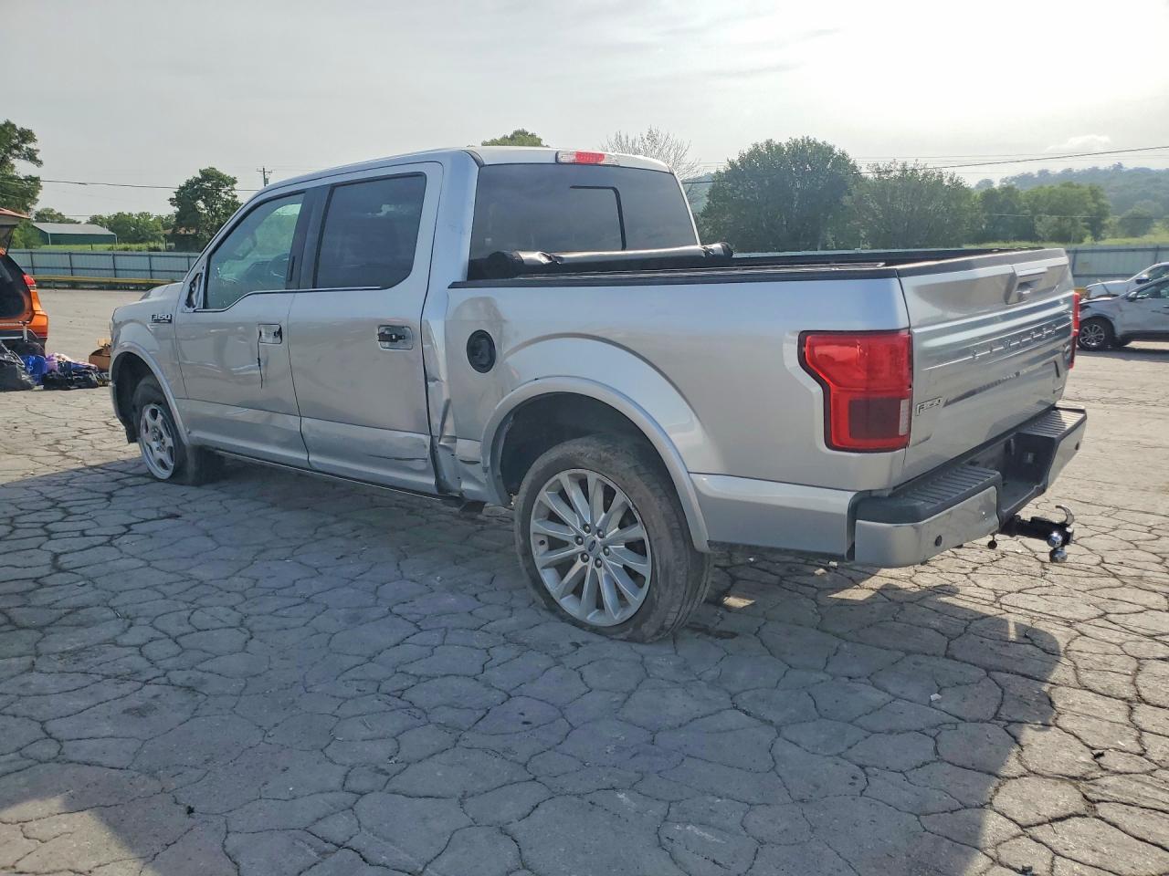 2018 Ford F150 Supercrew - zdjęcie 2