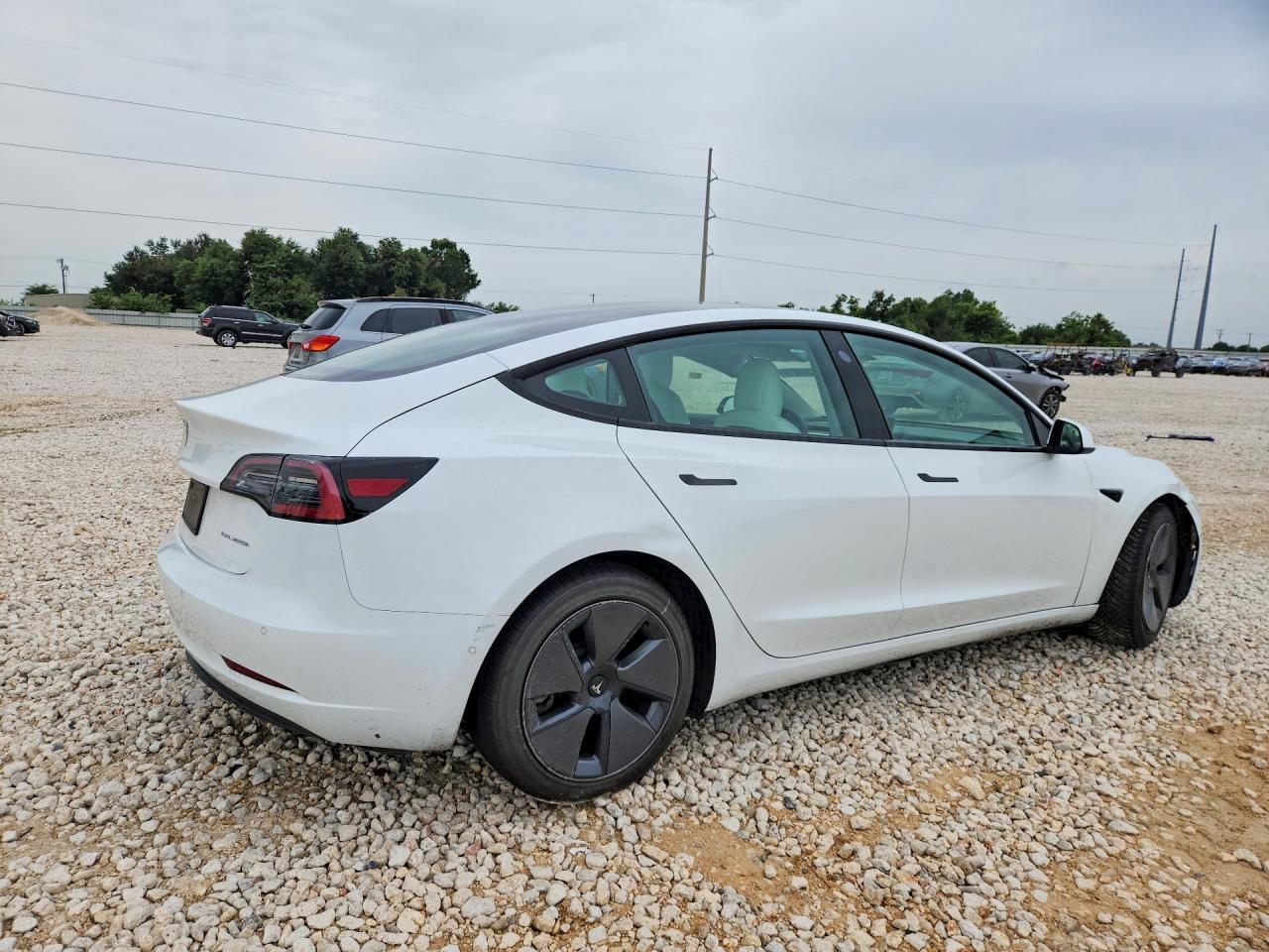 2022 Tesla Model 3 - zdjęcie 3