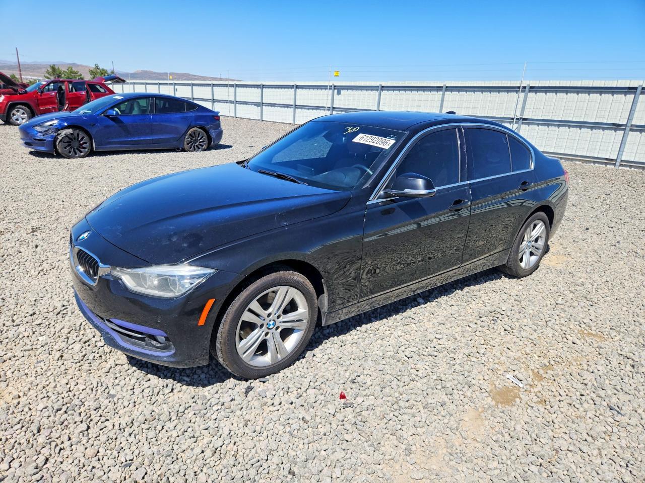 2017 BMW Seria 3 330i - zdjęcie główne