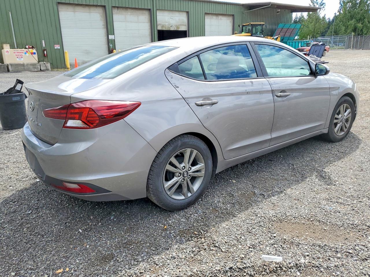 2020 Hyundai Elantra Se - zdjęcie 3