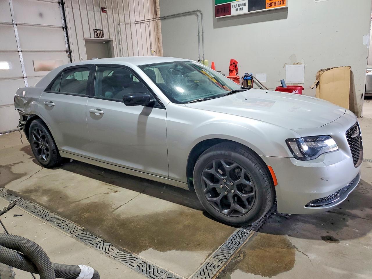 2020 Chrysler 300 Touring - zdjęcie 4