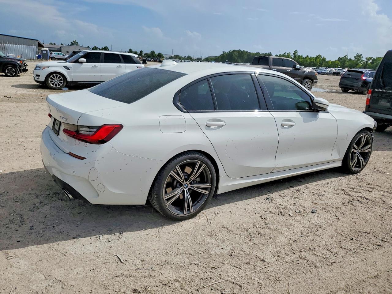2021 BMW 330I - zdjęcie 3