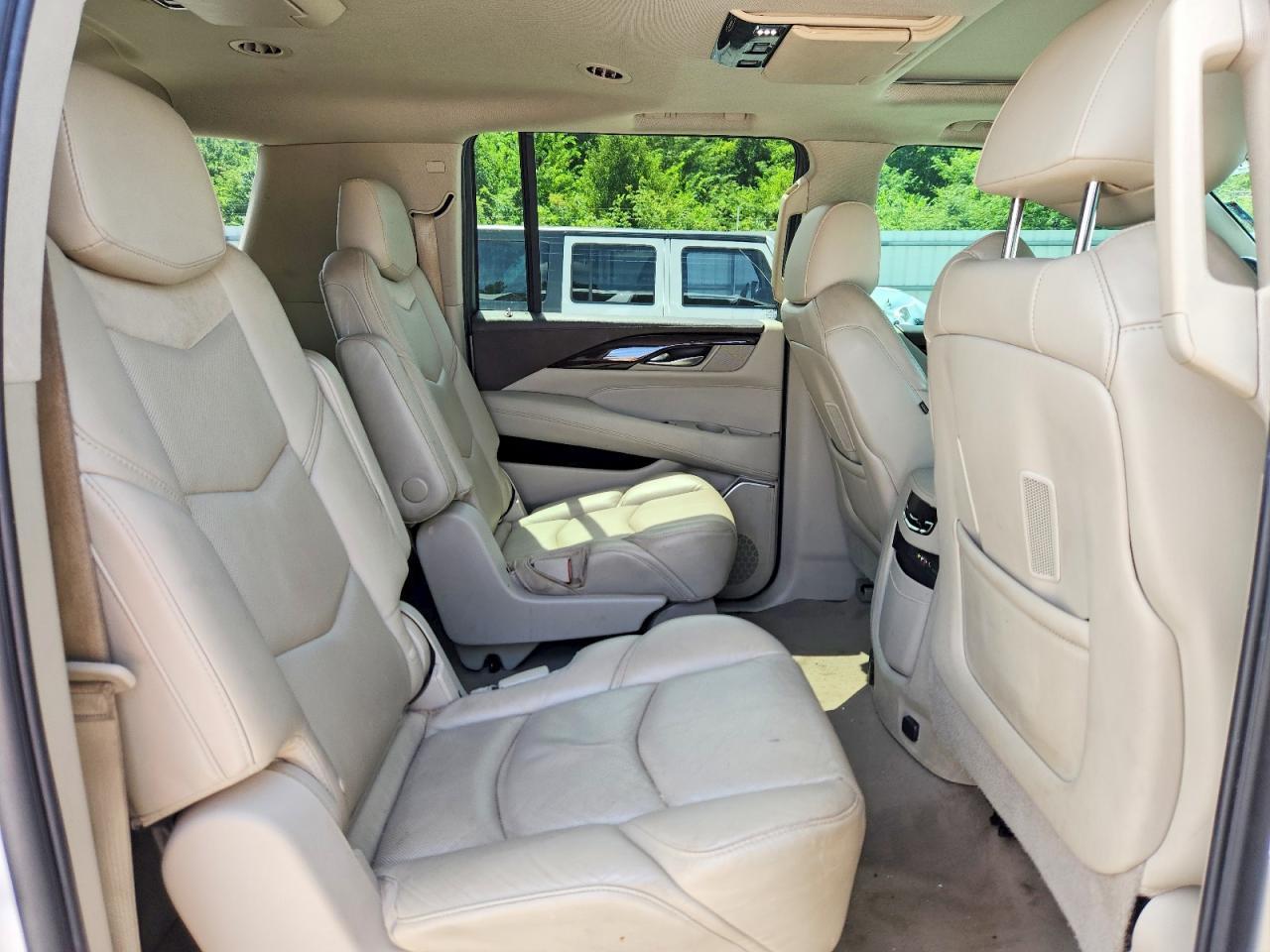 2016 Cadillac Escalade Esv - zdjęcie 11